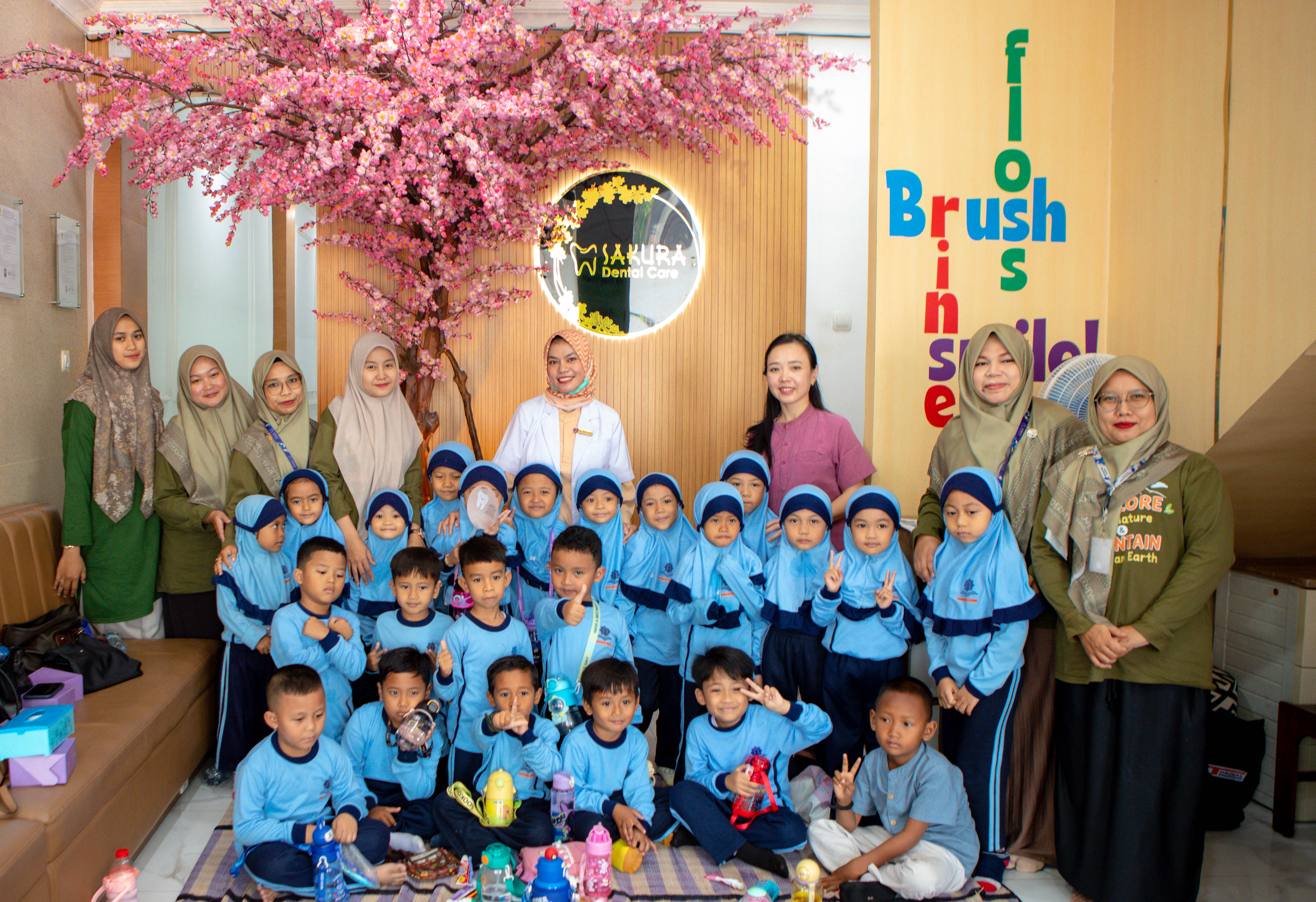 PAUD Al Khair Kenalkan Pentingnya Menjaga Kesehatan Gigi Melalui Kegiatan Pemeriksaan di Sakura Dent